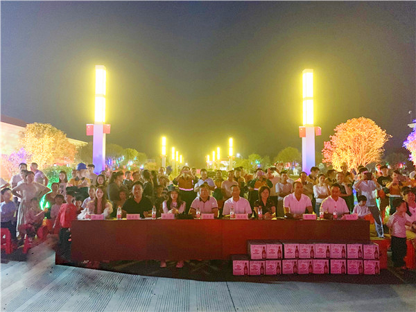 永州紅獅舉辦“壯麗70年，奮斗新時(shí)代”國慶晚會(huì)暨員工集體生日會(huì)
